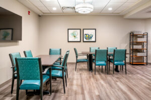 Dining room at Meadowview of Johnston IA Senior Living