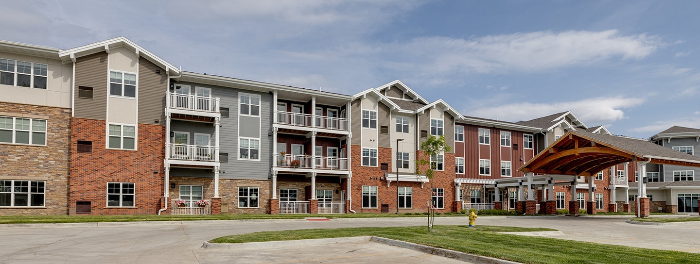 Independent and Assisted Living Community at Meadowview of Johnston IA building exterior